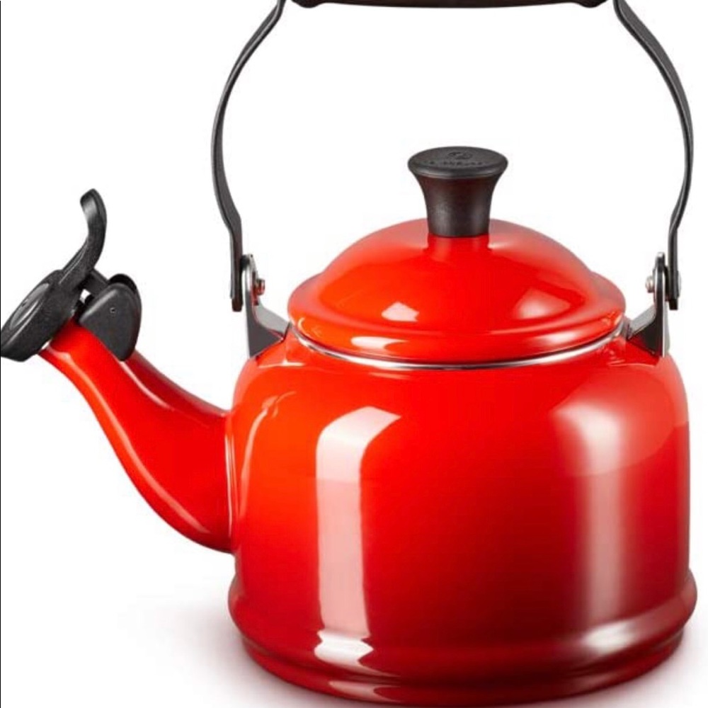 Le Creuset Demi 1.25 whistling tea kettle Cherry